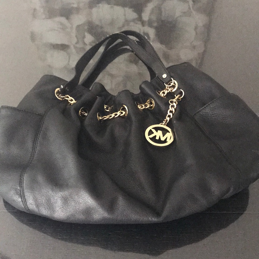 Micheal kors leather purse